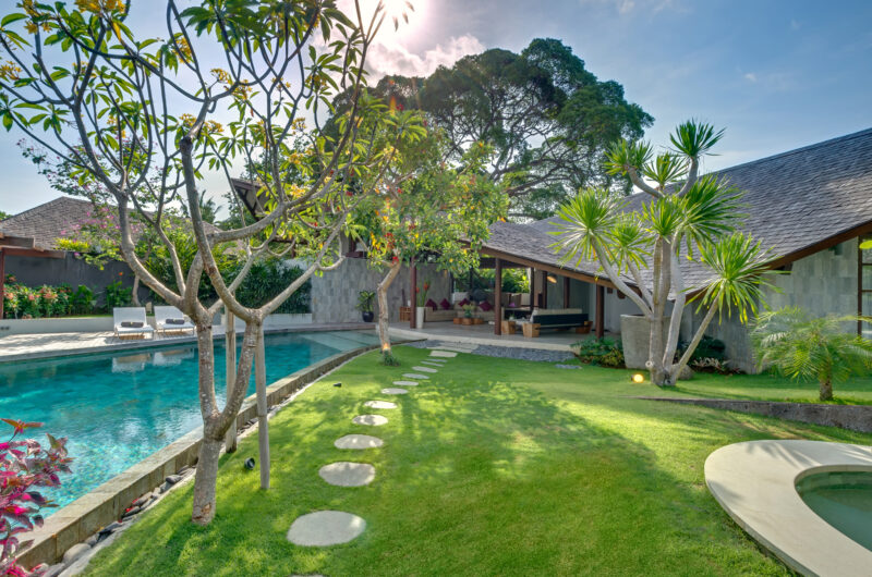 Overview The Layar 3 Bedroom Gardens And Jacuzzi