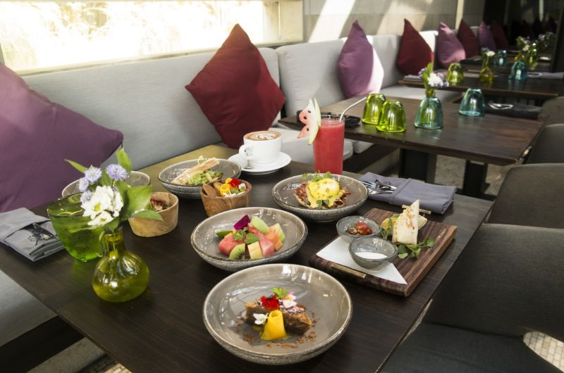 Settimo Cielo Glasshouse Bar at The Layar - Designer Villas and Spa